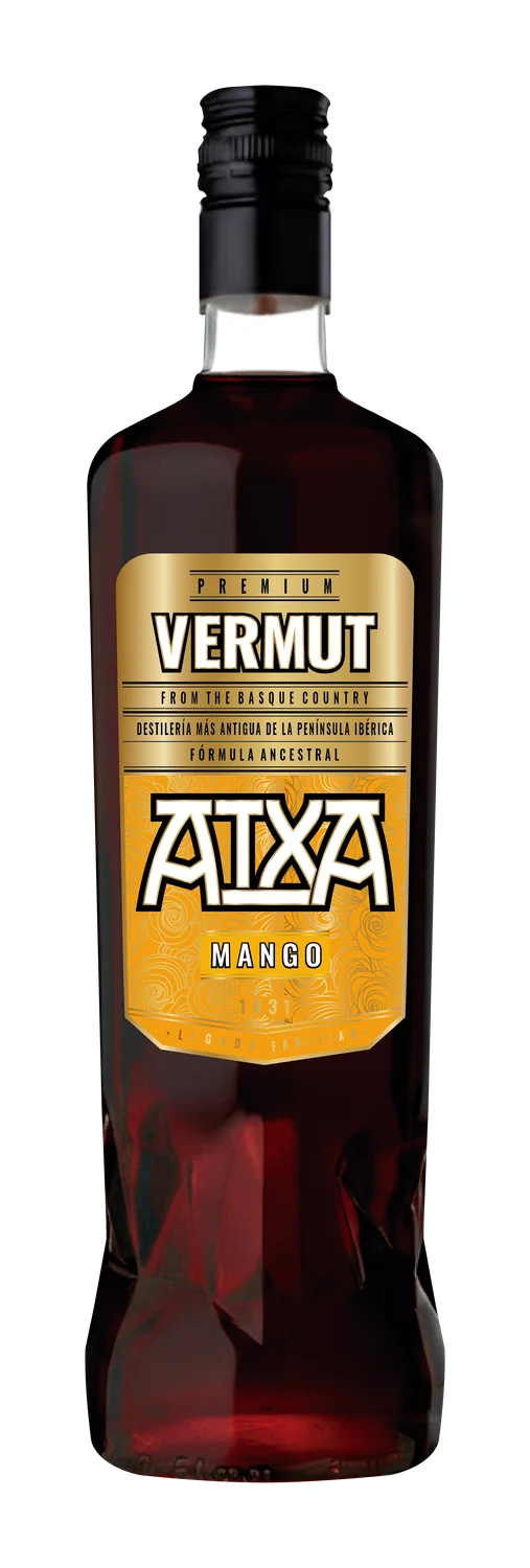 Botella de Atxa Vermut Mango Premium con etiqueta naranja y oro; Destilerías Acha, Amurrio, País Vasco