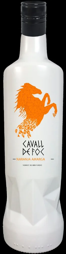 Botella blanca mate de Vermut Naranja Amarga Cavall de Foc 75 cl, caballo geométrico naranja y leyenda Vermut de Minifundio
