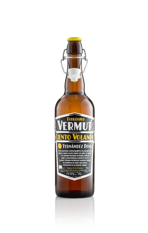 Botella de Vermut Ciento Volando Blanco ecológico de Fernández Pons, cristal ámbar con tapón mecánico y etiqueta negra