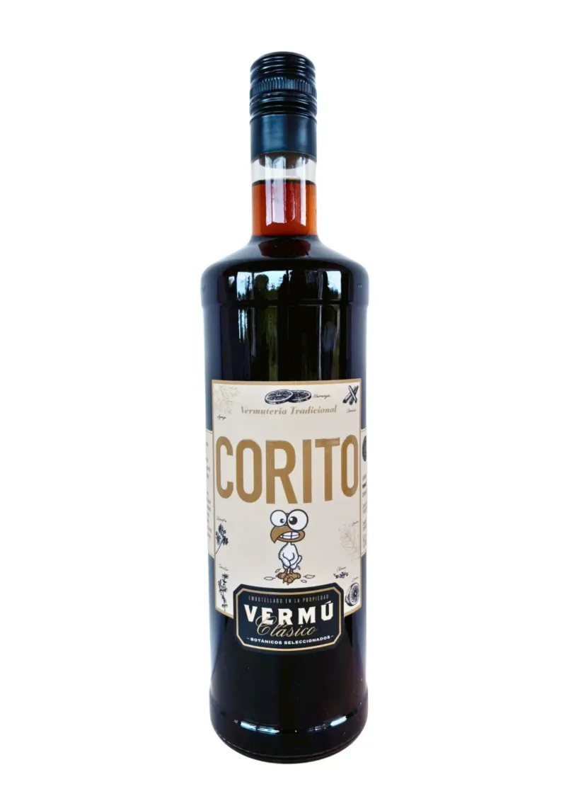 Botella de Vermú Corito Clásico sobre fondo blanco, etiqueta clásica Destilería Esteban Araujo