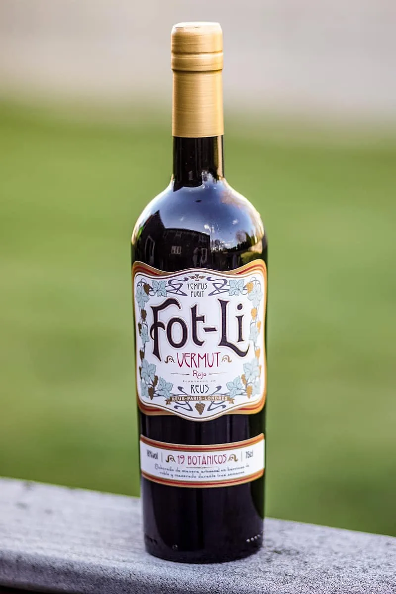Botella de Fot-Li Vermut Rojo de Reus, vermut artesanal con 19 botánicos