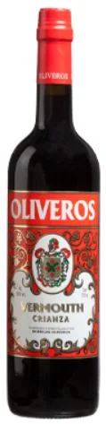 Botella de Vermut Oliveros Crianza, etiqueta roja y dorada con escudo y leyenda Vermouth Crianza