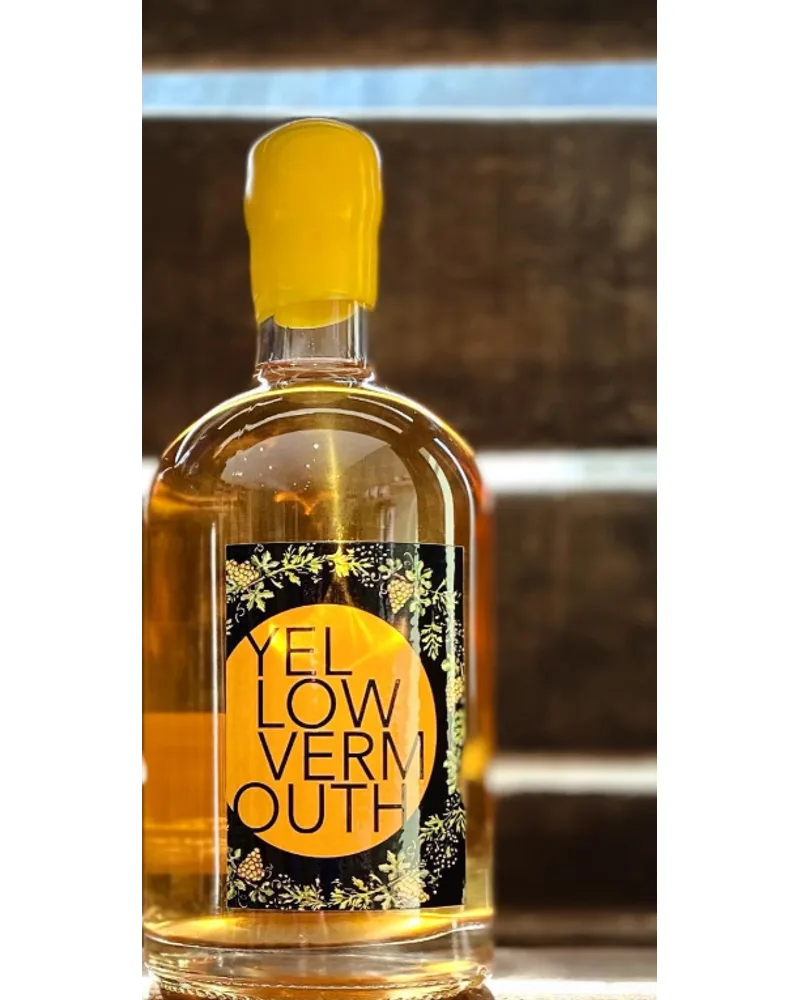 Botella de Yellow Vermouth Original, vermut blanco artesanal de Loira